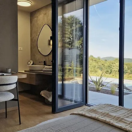 Ze Istrian Design With Massage Pool